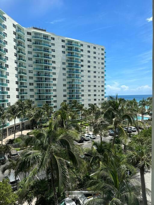 Amazing Apartment On The Beach Hollywood Bagian luar foto
