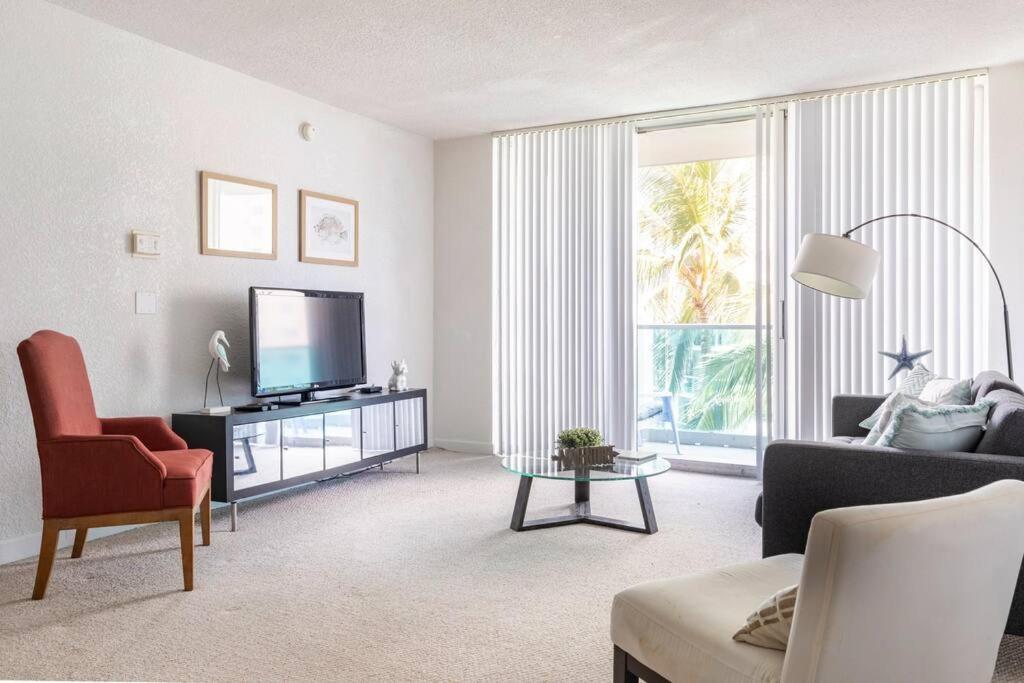 Amazing Apartment On The Beach Hollywood Bagian luar foto