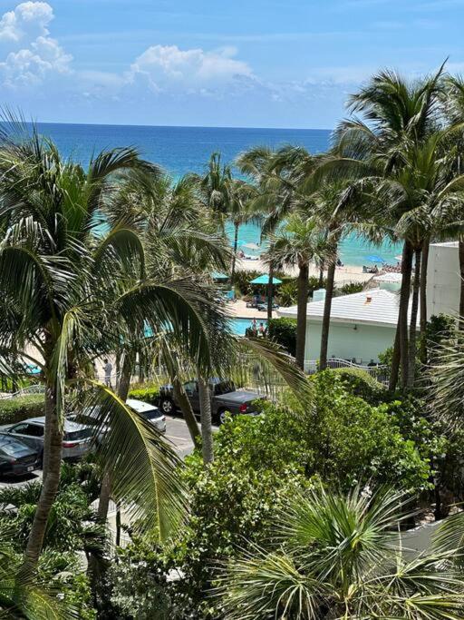 Amazing Apartment On The Beach Hollywood Bagian luar foto