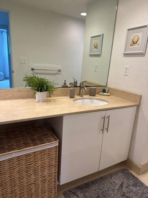 Amazing Apartment On The Beach Hollywood Bagian luar foto